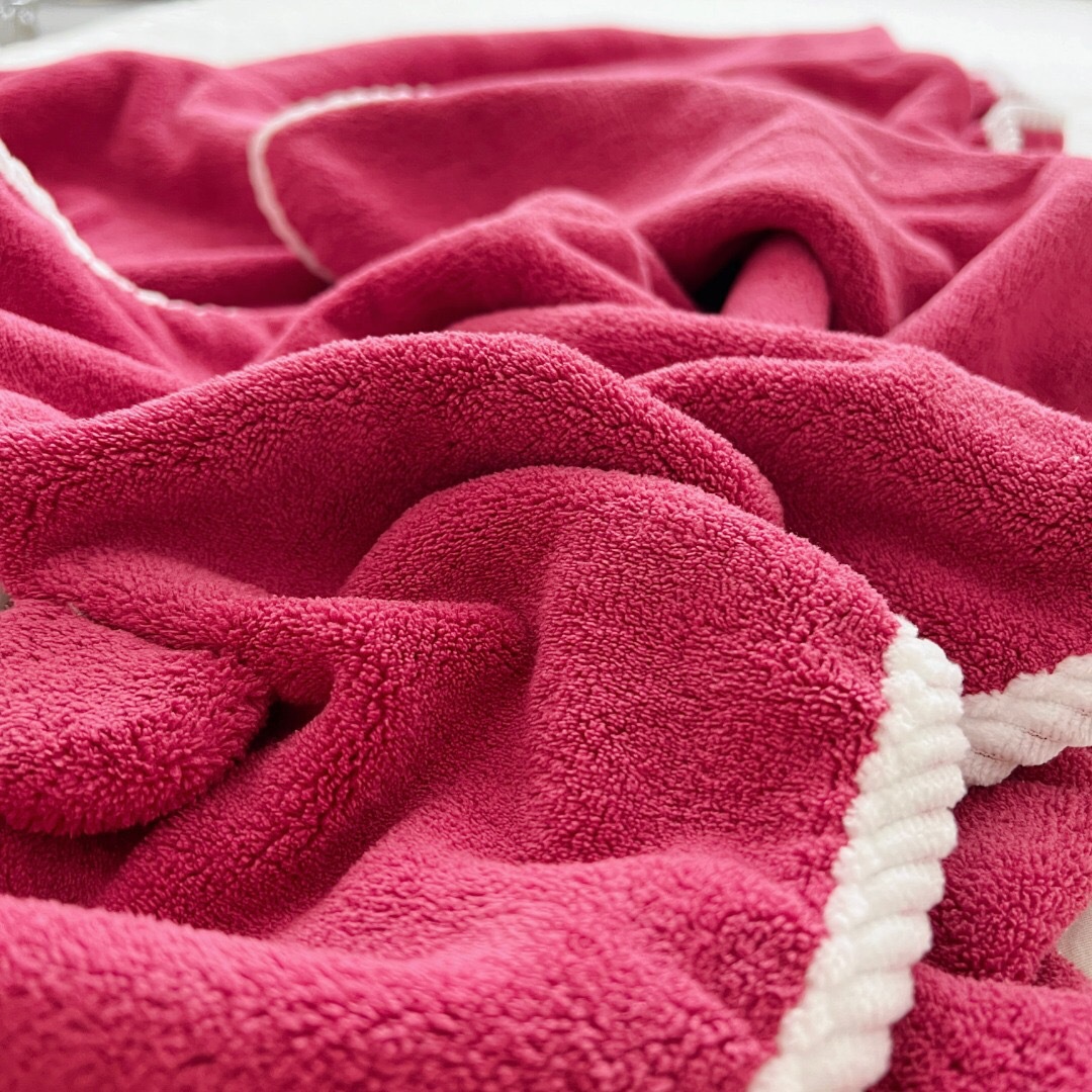 New Strawberry Bear bath towel two-piece set, absorbent towel bath towel set, cartoon bath coral fleece wholesale and consignment pic 10