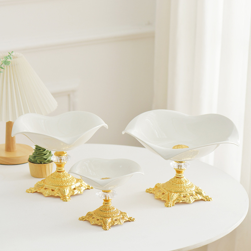 欧式陶瓷果盘创意果盘金色底座客厅卧室茶几家用水果盘陶瓷工艺品详情1