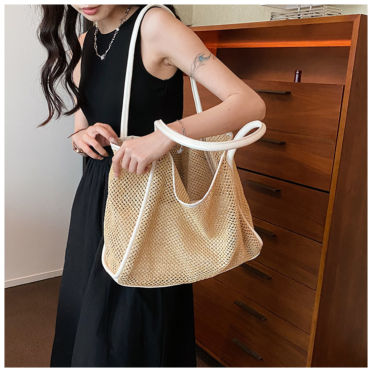 今年流行大容量草编包包女2023新款时尚通勤单肩包夏天编织水桶包详情19
