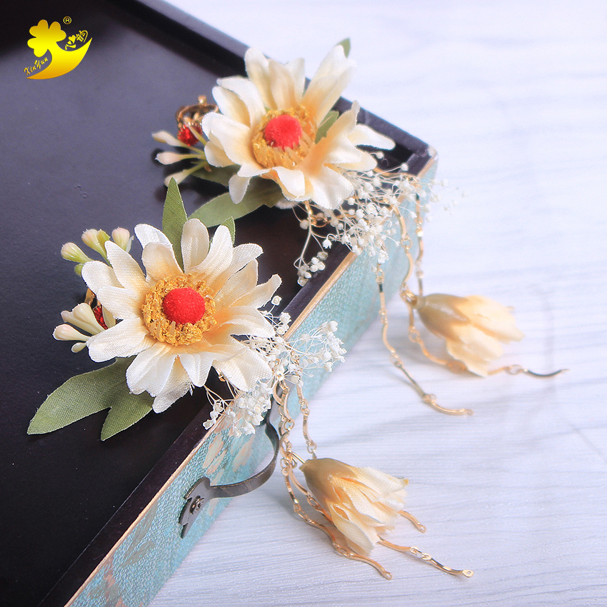 Forest-themed retro wedding accessories, earrings, vacation photography styling design, makeup simulation chrysanthemum and starry sky ear clips pic 12