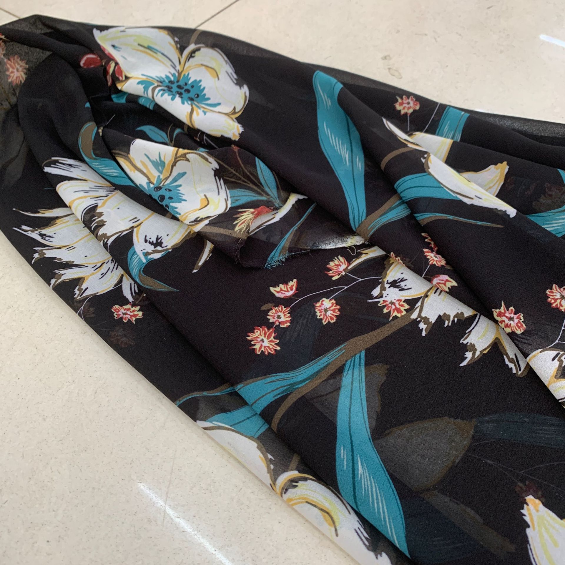 Custom-made pearl chiffon sun protection shawl fabric, polyester woven printed chiffon dress fabric pic 13