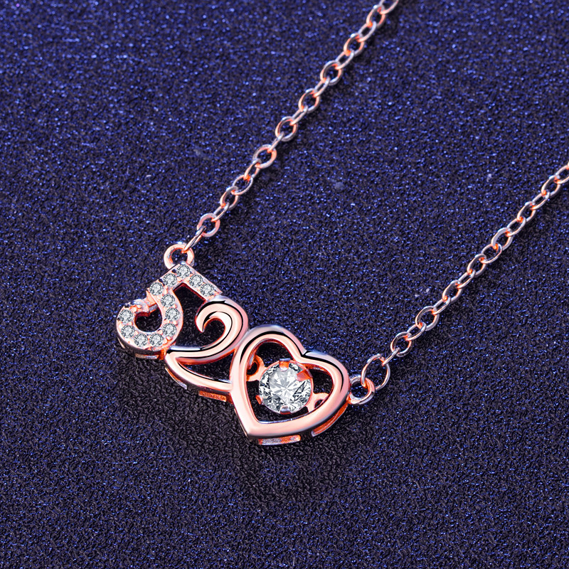 A high-quality imitation D-color moissanite four-leaf clover female pendant with eight hearts and eight arrows from a live-streaming product by a popular influencer on Kuaishou and Douyin pic 3