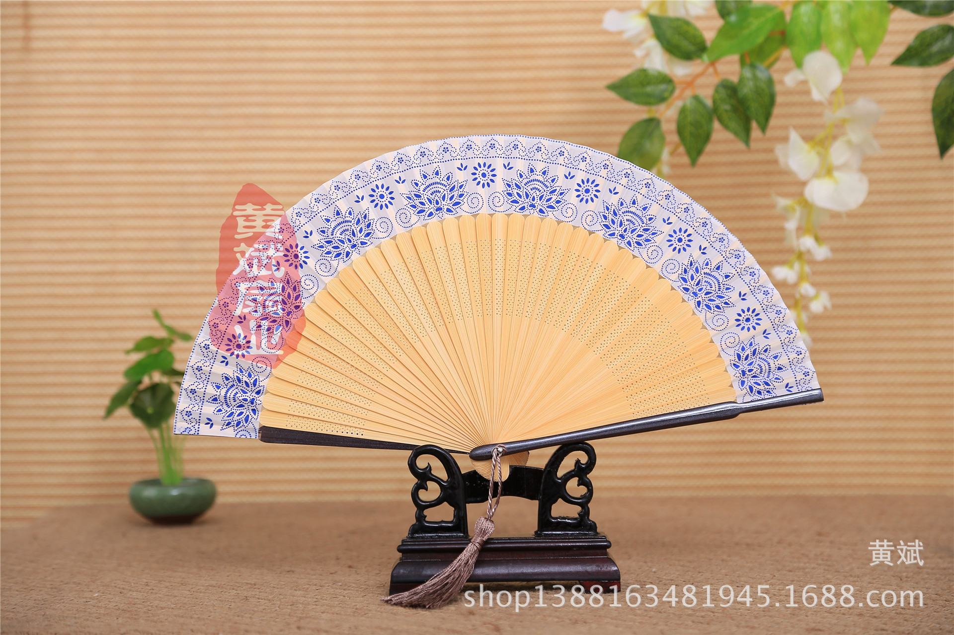 42方中国风烤漆边青花瓷扇*竹扇*工艺礼品日用*厂家直销*高档女扇详情8