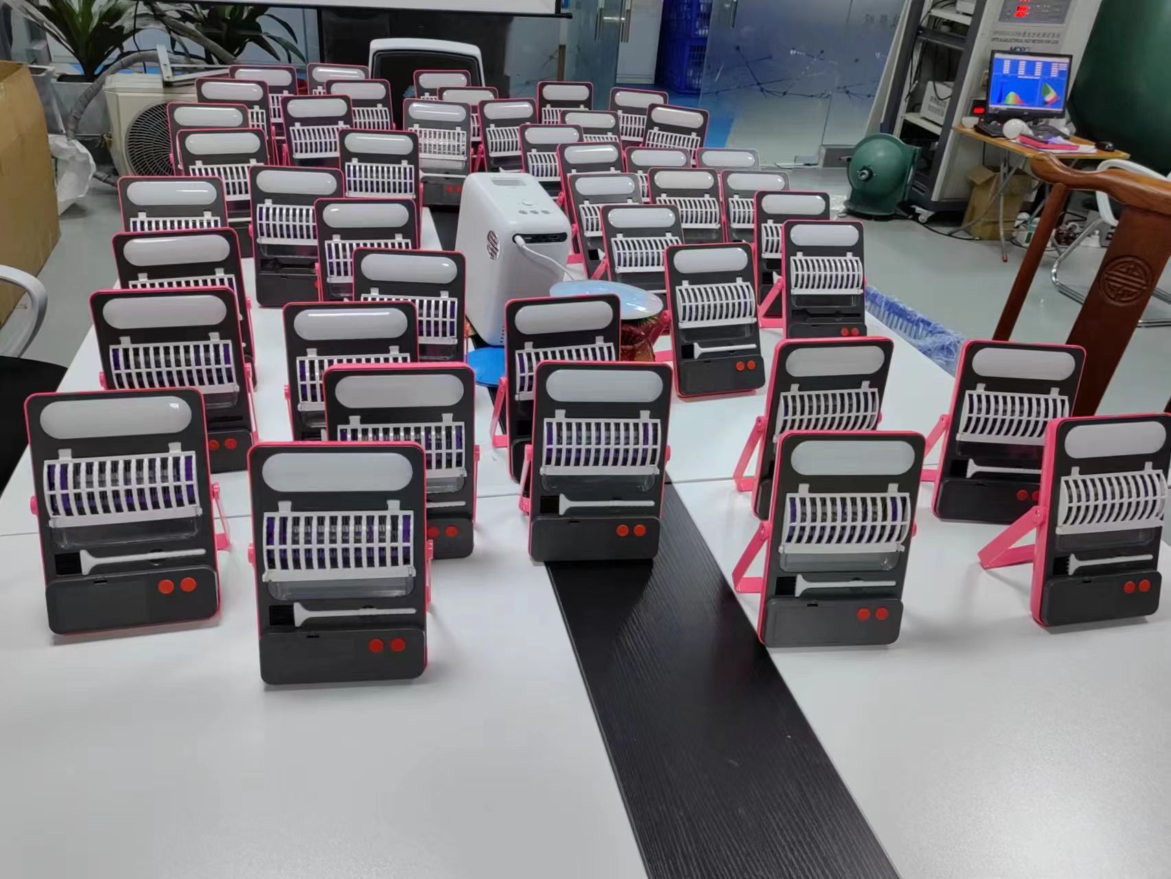Solar-powered mobile emergency lighting lamps, outdoor camping eye-protecting lamps, mosquito-killing lamps, and popular products at street stalls pic 10