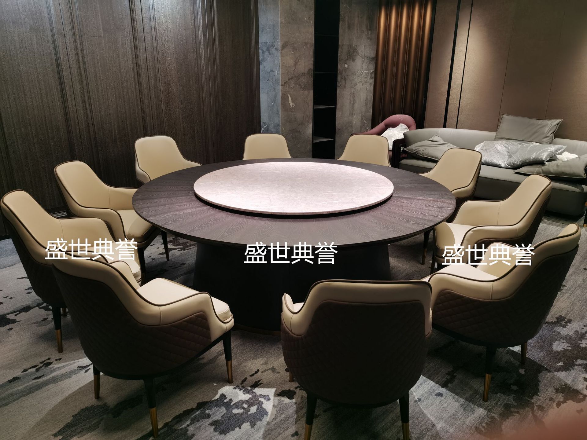 Solid wood dining tables and chairs for five-star hotels in Anshan, solid wood Bentley chairs for seafood hotels, modern light luxury dining chairs and armchairs pic 13
