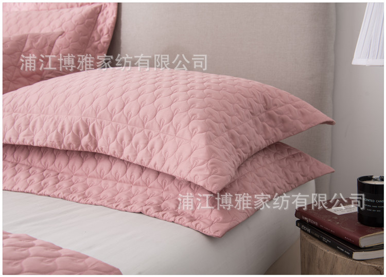 The manufacturer supplies summer quilted cotton bed sheets, pure cotton three-piece sets, skin-friendly quilted quilts and bed covers across borders, suitable for all seasons pic 23