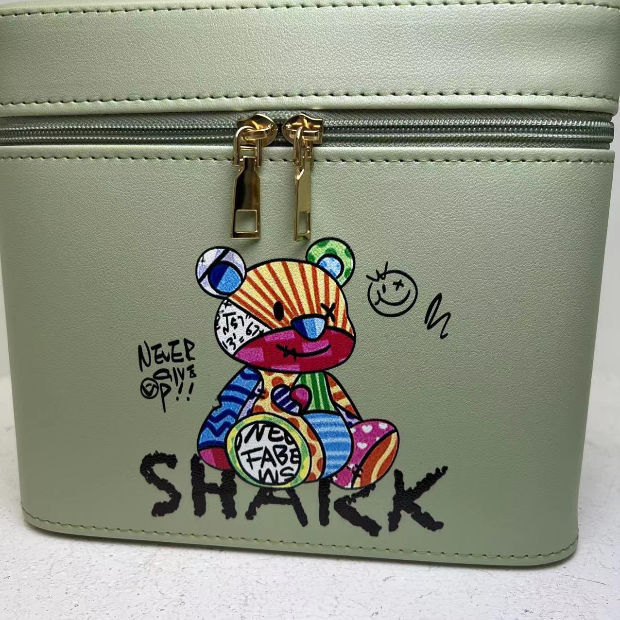 化妆包大容量可爱动漫卡通手提包便携化妆箱护肤品收纳盒厂家批发详情7