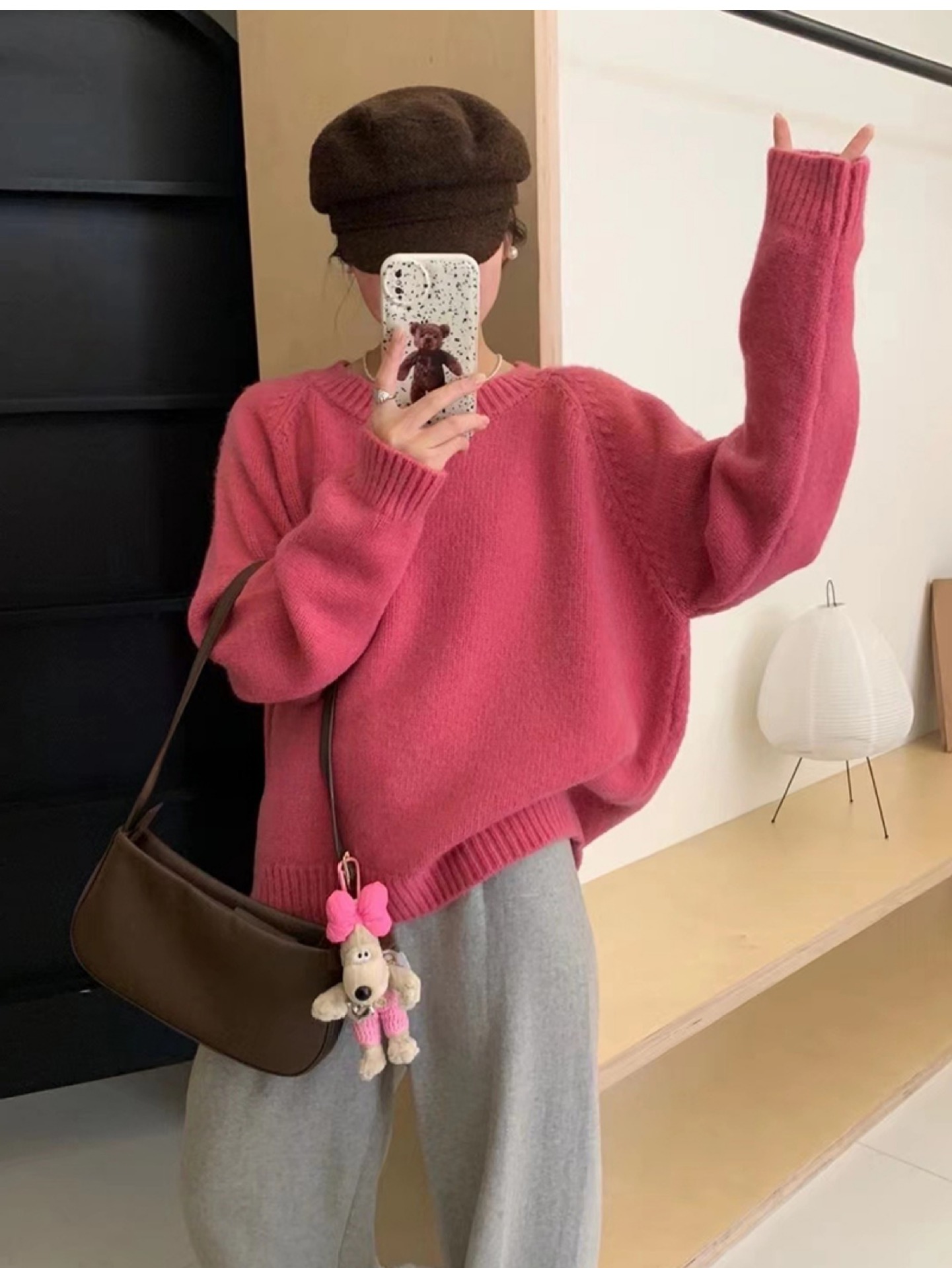 This autumn and winter round-neck leather label candy-colored pullover sweater is a unique Korean style for women, paired with a loose and slimming knitted top pic 28