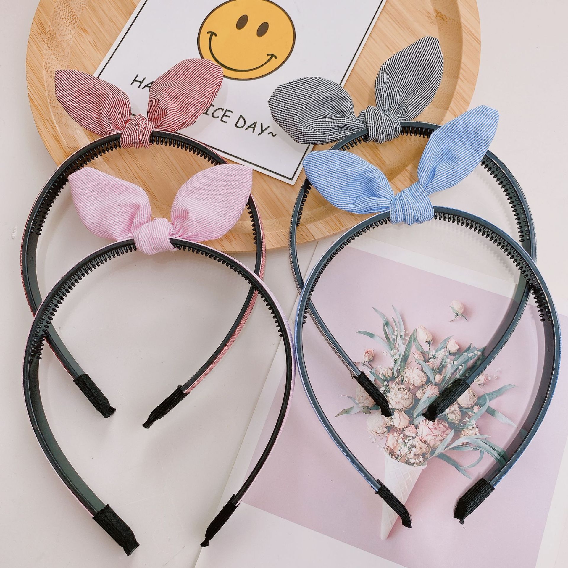 The new hair accessories from Dongdaemun, South Korea, feature a variety of floral rabbit-ear headbands, which are sweet and cute for girls pic 5