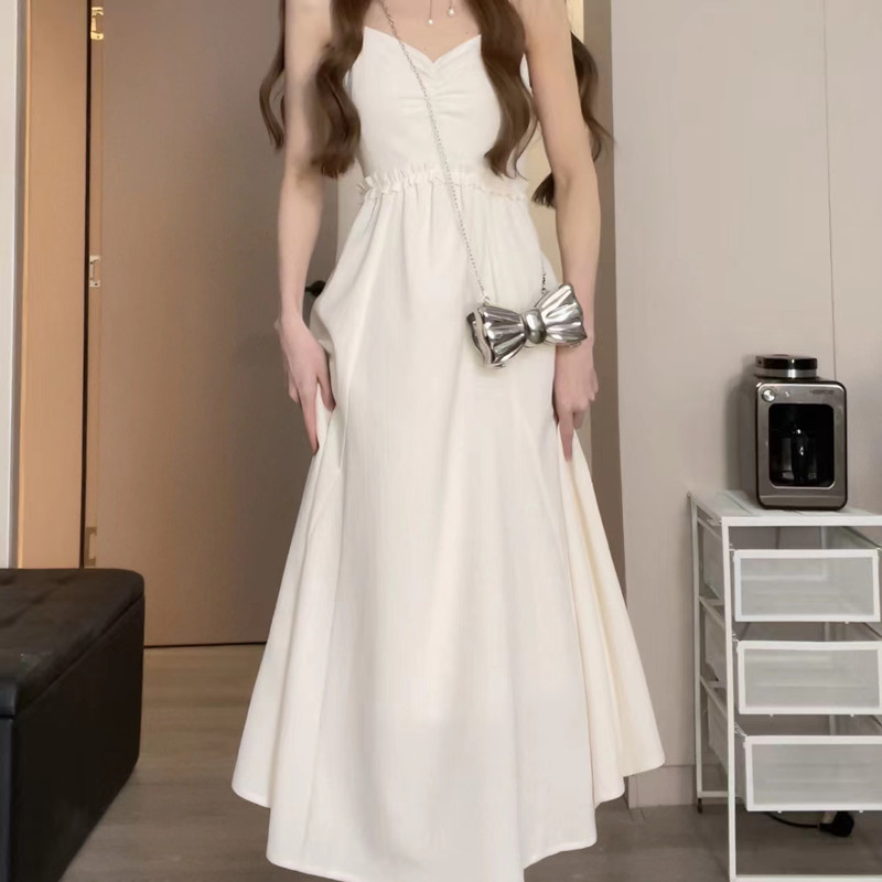 The new Spring/Summer 2023 pure desire style dress is a versatile and fashionable high-waisted, slimming ballet mid-length halter dress pic 4