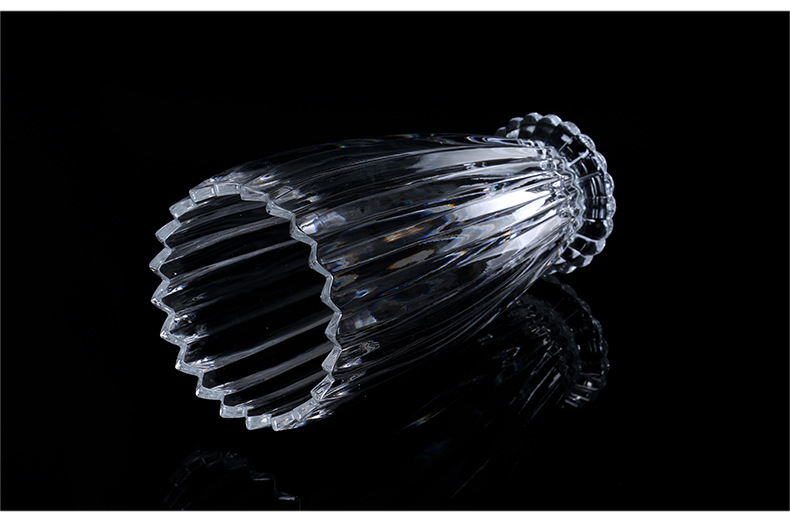 The Yuxing Glass Flame Series flower arrangement is a modern and simple home living room decoration. It features a transparent glass hydroponic flower arrangement and a creative and fashionable glass vase pic 9
