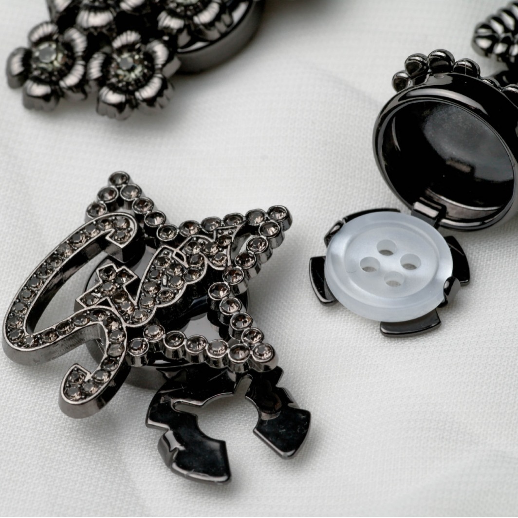 新品亮枪色立体水钻衬衫袖扣乌龟扣跨境时尚设计衬衫领口装饰详情4