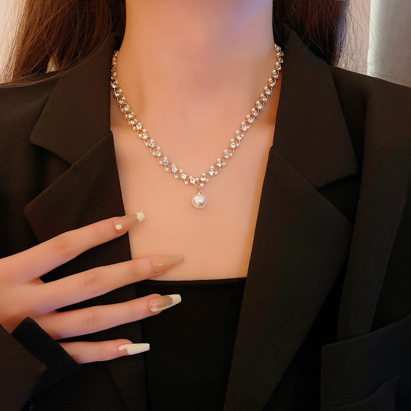 French retro high-end pearl necklace with a unique feminine charm, simple and elegant sweater chain, gentle and fairy-like accessory pic 38