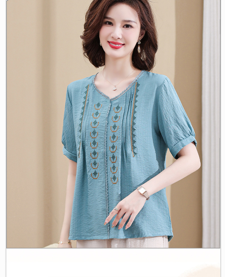 2023 Summer short-sleeved set for middle-aged mothers, a new summer style of loose, stylish and youthful embroidered T-shirt for women pic 20
