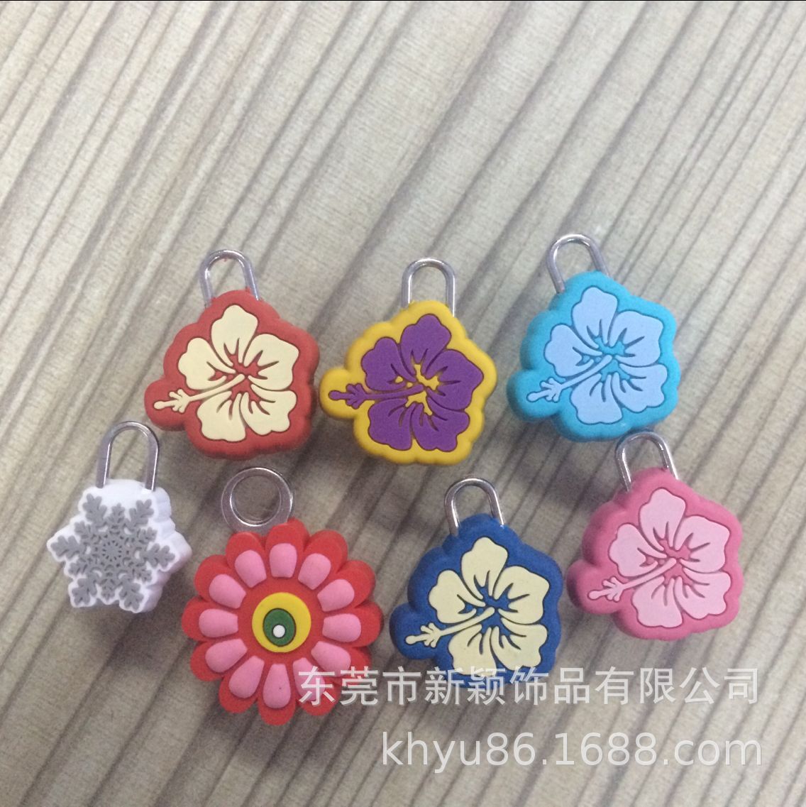 工厂优惠供应PVC软胶拉牌滴胶logo硅胶拉片 鞋帽服饰箱包拉头拉尾详情12