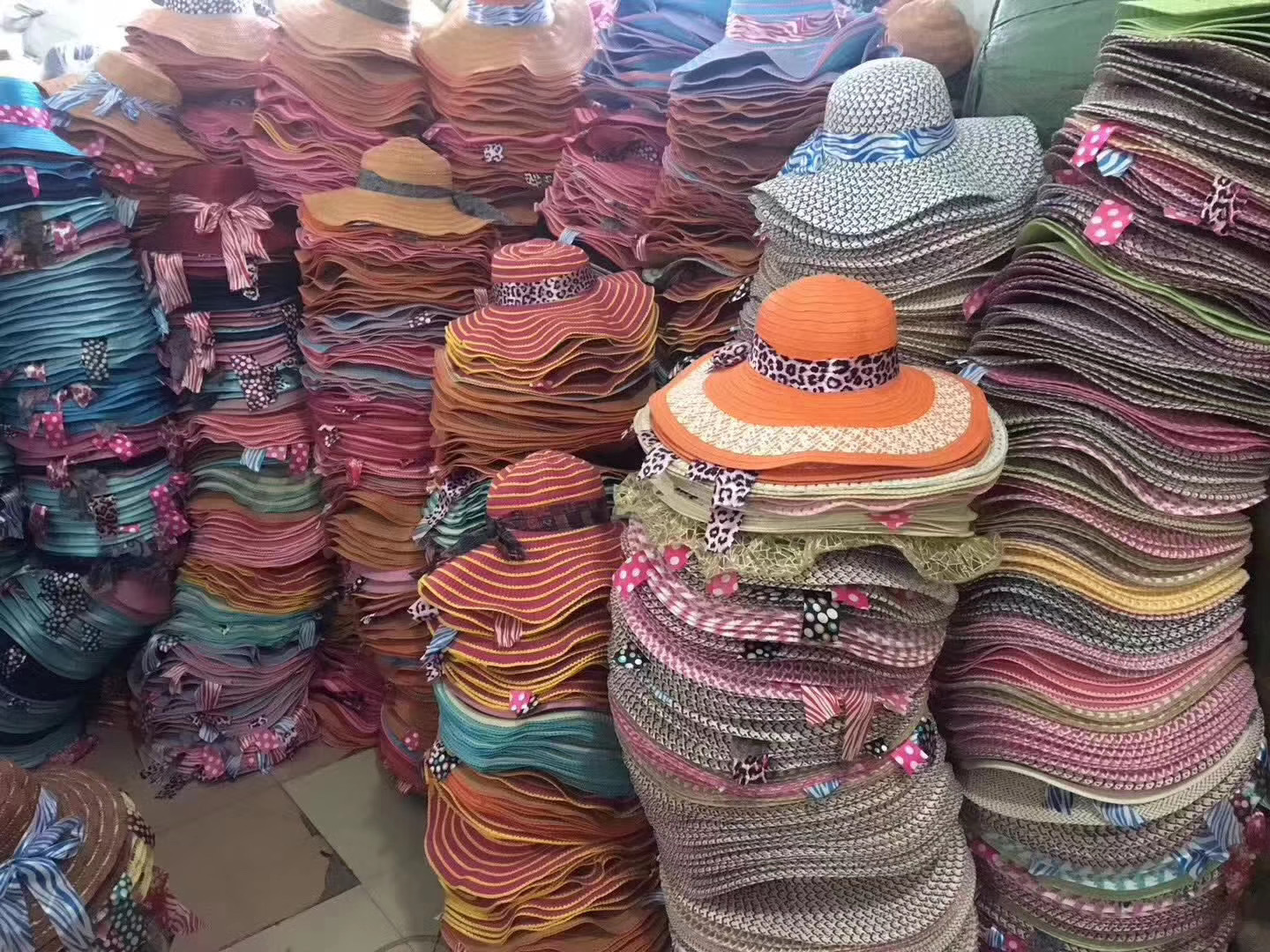 夏凉帽地摊景点热卖遮阳防晒大帽檐波浪草帽男女沙滩太阳帽10元详情30