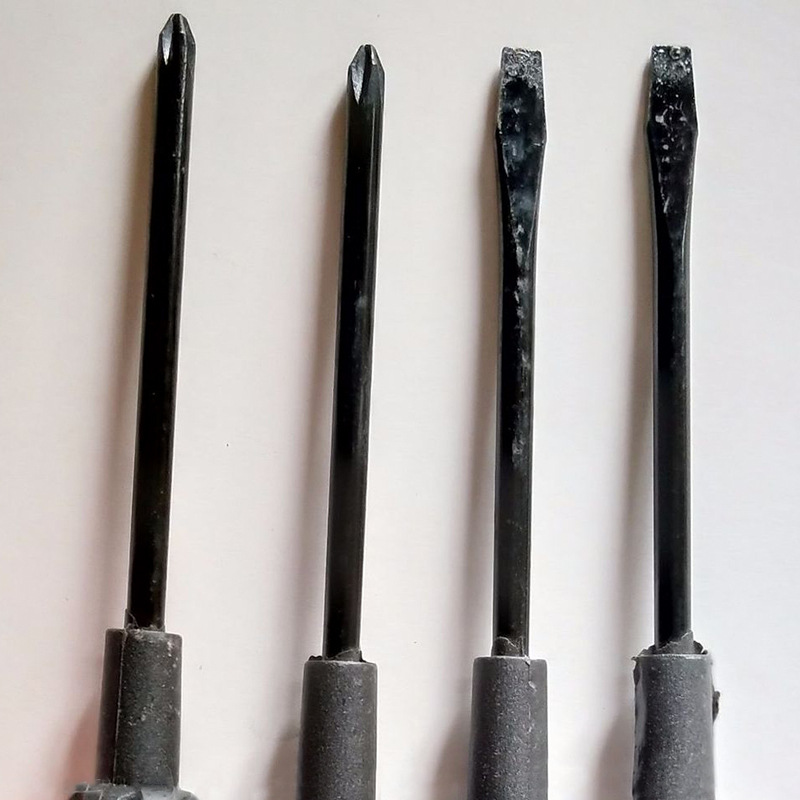 Red handle screwdrivers, 3-inch flat-head screwdrivers and cross-head screwdrivers are available for one yuan at the one-yuan store pic 2