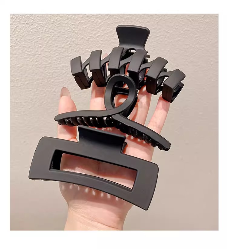 French elegant headwear for autumn and winter, including plush updo hair clips, large shark clips, hair clips and high-end hairpins wholesale pic 42