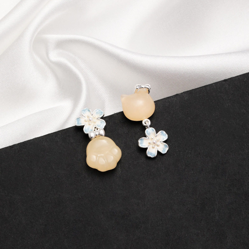 娜莎外贸耳饰欧美高品质粉色樱花猫咪耳钉女S925银针简约甜美耳饰详情6