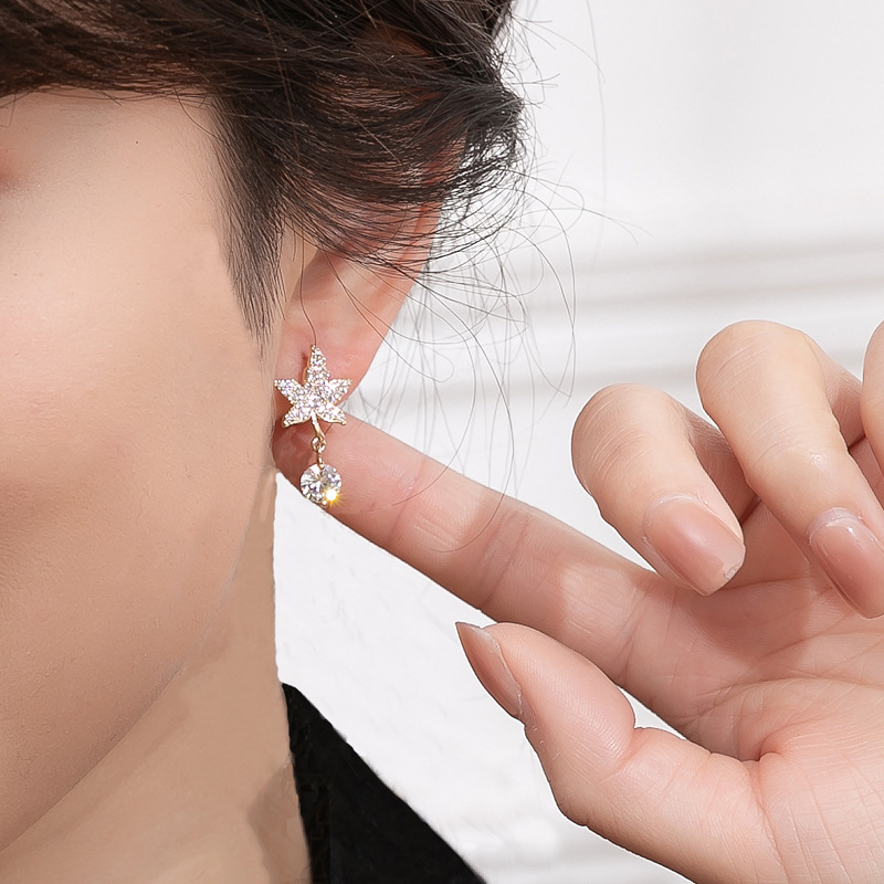 The trendy and simple 925 silver needle earrings from Japan and South Korea, featuring small leaf inlays, are trendy and stylish pic 6