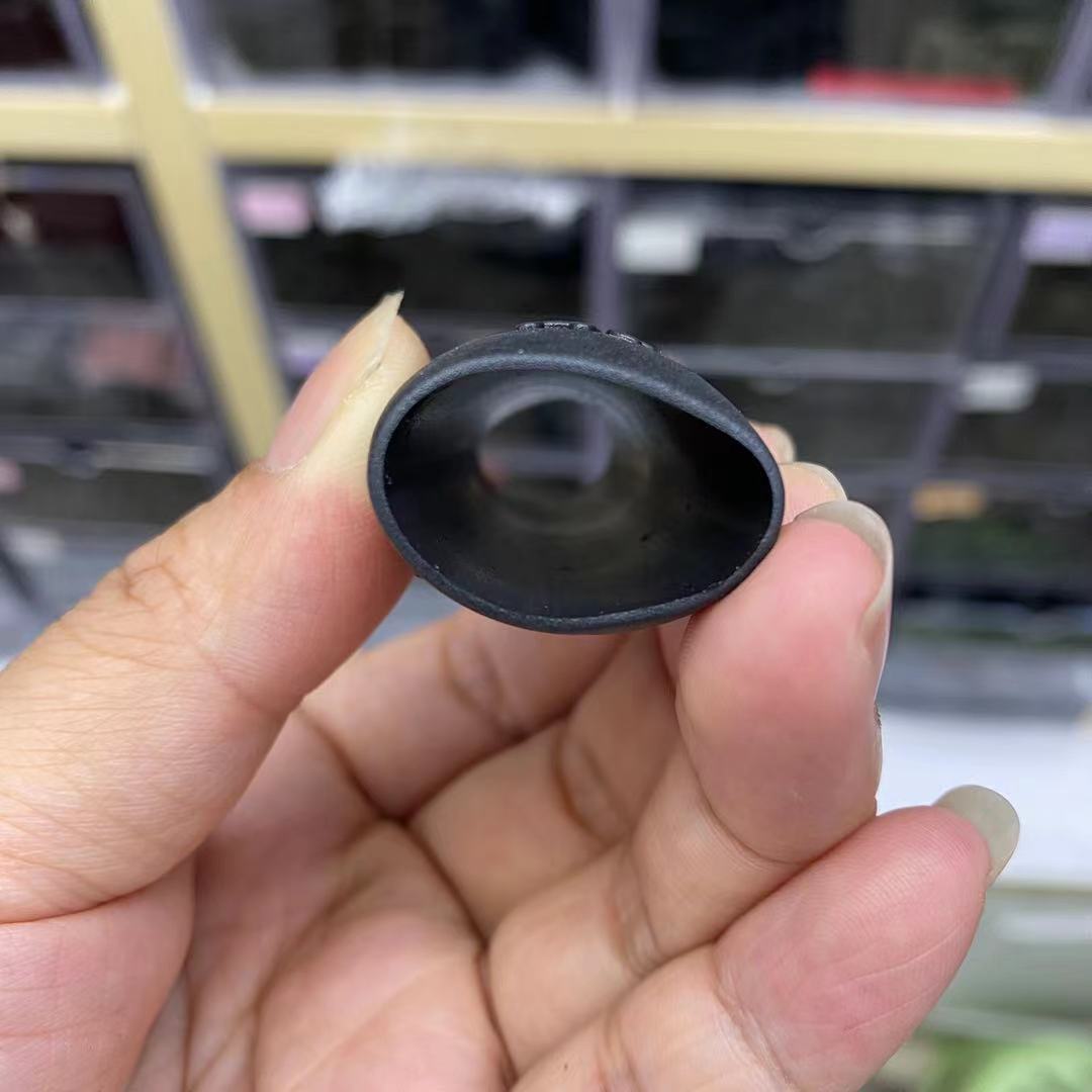 We supply pet leash accessories, dog-printed pet silicone gourd rope buckles, pet diversion ropes, and PVC round bucket buckles pic 9