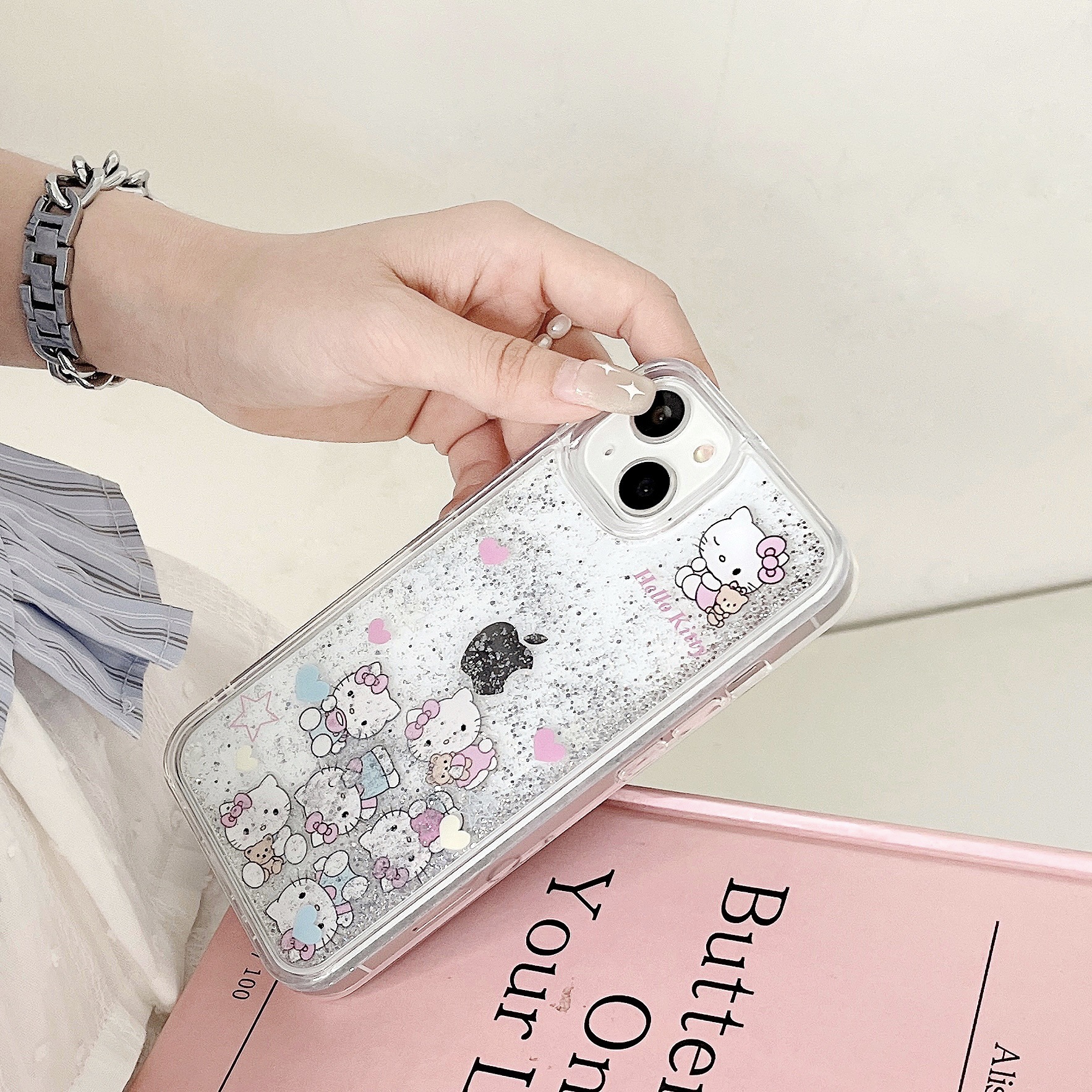 The popular cartoon is cute and fun, suitable for iPhone14pro max and iPhone 15. The phone case is 13/12 transparent with flowing sand pic 26