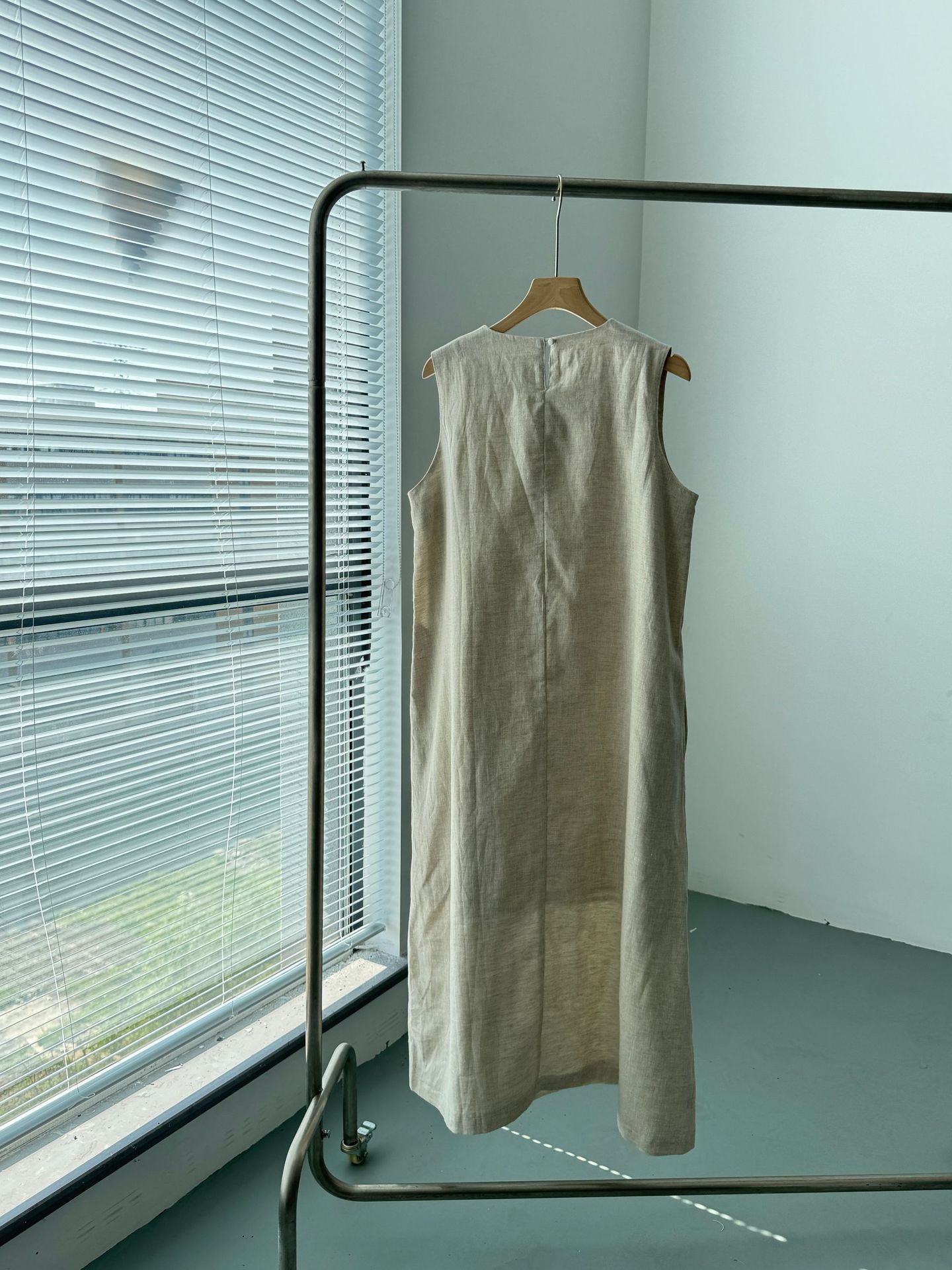 2024 Minimalist and elegant all-linen vest dress for women, summer sleeveless long dress for women pic 32