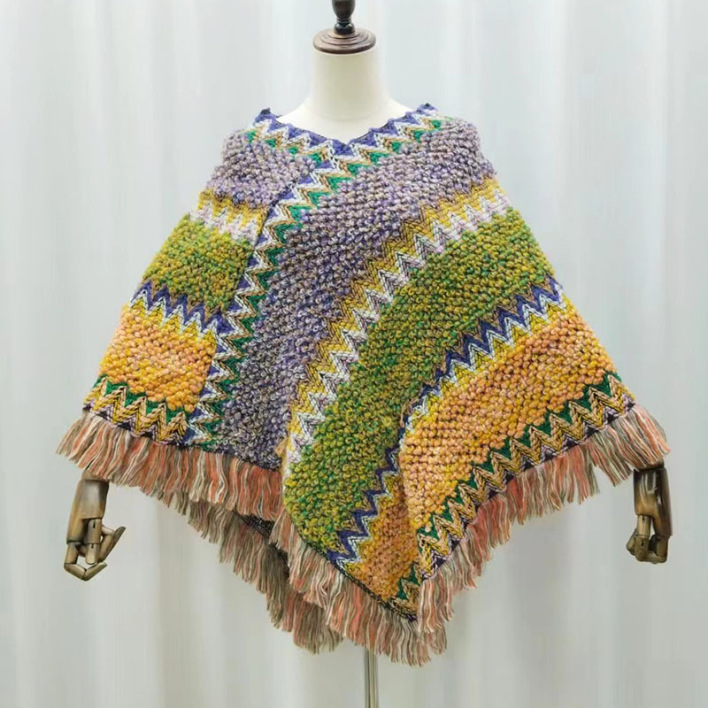 民族风披肩新款外搭女新疆西藏云南旅游穿搭针织流苏披风斗篷外套详情4