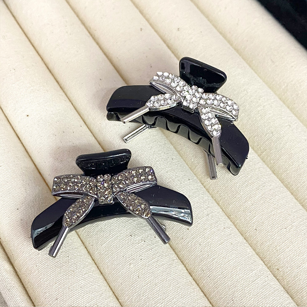High-end camellia semi-tied hair clips for women, a niche hair accessory with diamonds, simple and elegant style, small grappling clips, less hair volume, shark clips pic 41