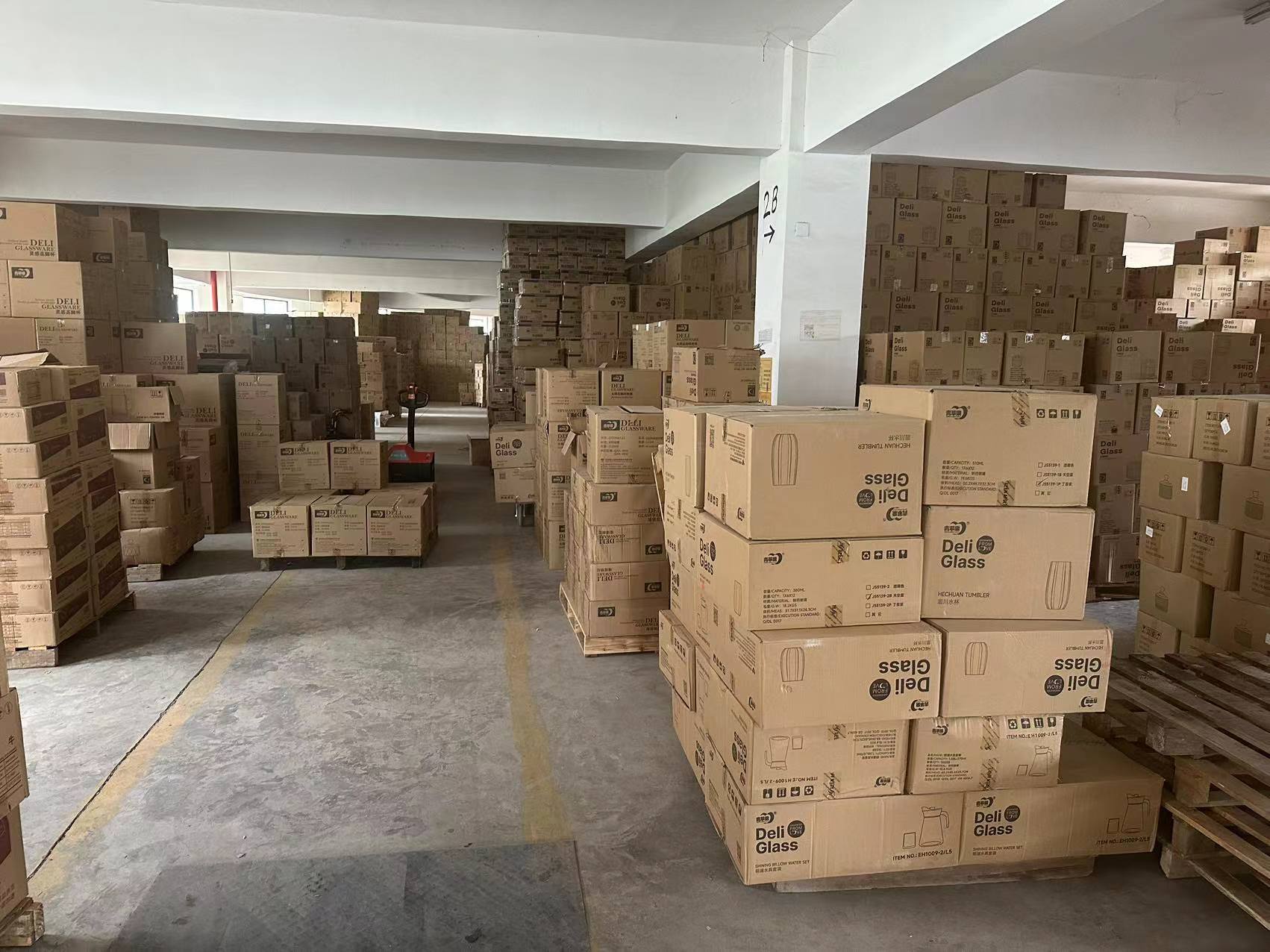家用水晶玻璃烟灰缸小精致时尚方形烟盅轻奢客厅创意酒店高档烟缸详情5