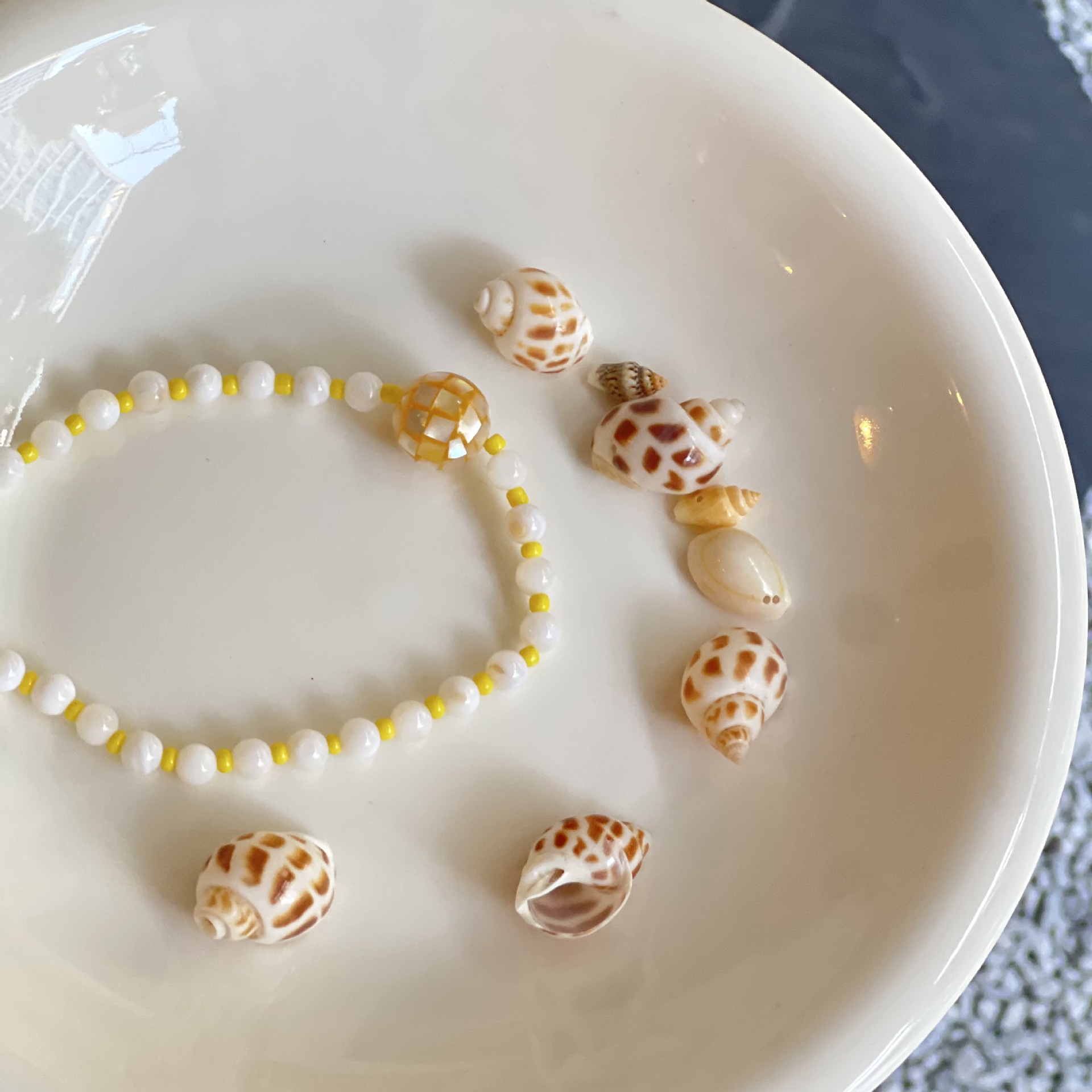 深海黄碟贝母珠天然石串珠项链小众度假设计师高级感项链简约时尚详情1