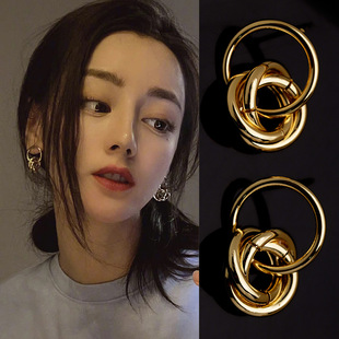 Gold and silver simple matte ear loops and ear buckles, 2025 new style exaggerated earrings, niche and unique, round face slimming earrings for women pic 1