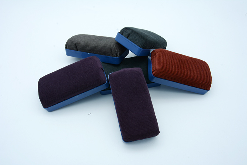 Qianhui whiteboard eraser Manufacturer directly supplies large and small velvet cloth magnetic plastic easy-to-erase chalk accessories, whiteboard eraser brushes pic 22