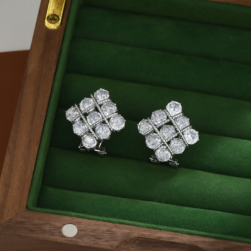 2024年新款镶锆石气质耳钉女S925银针高级感几何方糖耳饰精致耳环详情9