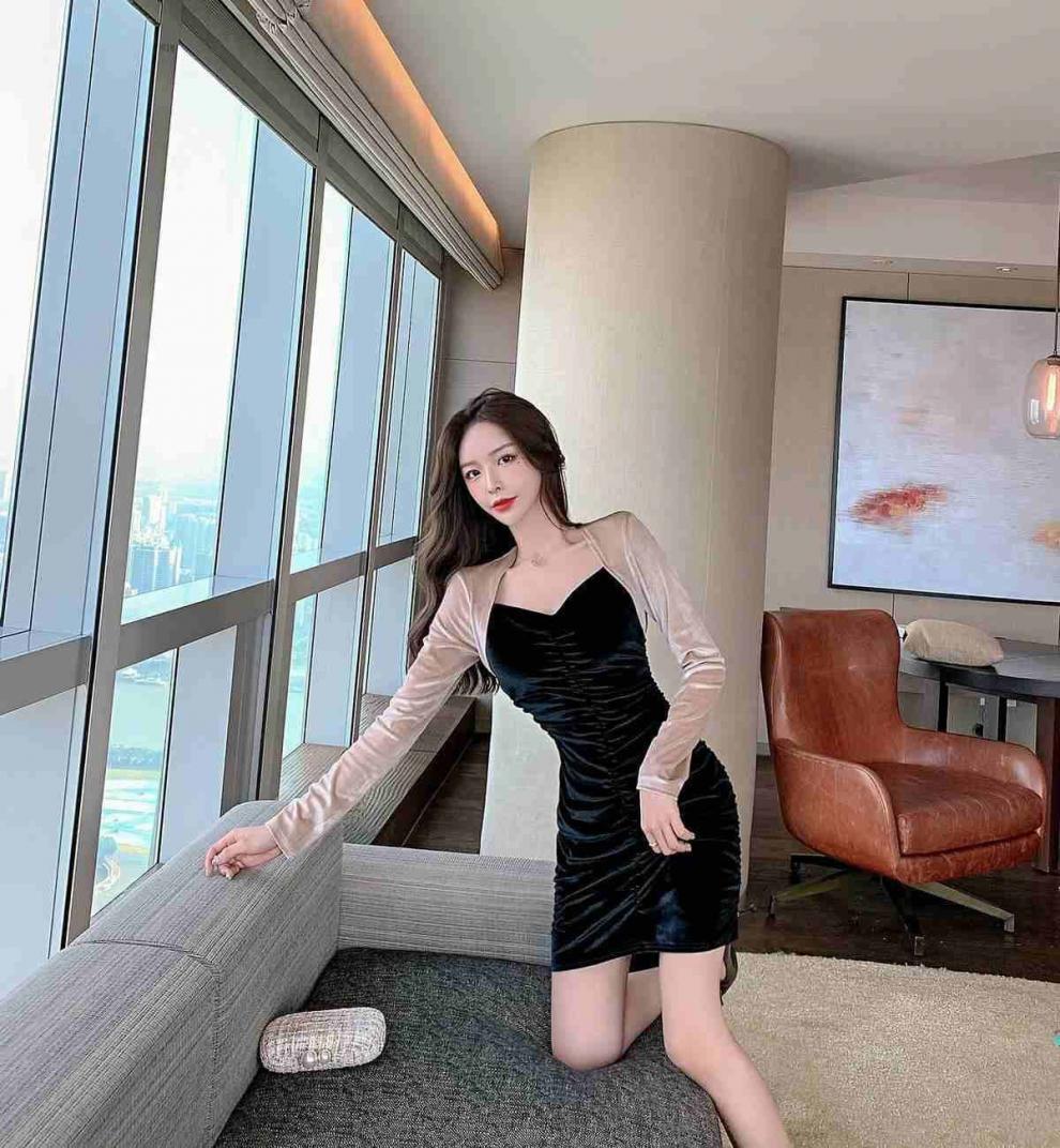 丝绒拼接连衣裙秋冬装新款显瘦名媛气质性感V领褶皱包臀连衣裙潮详情6