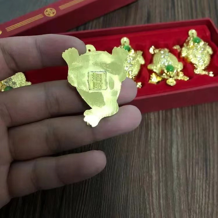 Small PI Xiu, golden toad, wealth-attracting alloy accessories, desktop feng shui ornaments, water diamonds pic 5