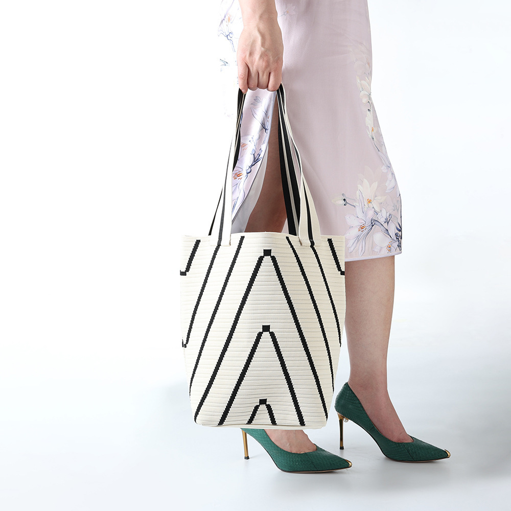 2024秋冬高颜值大容量女款针织托特包手提袋女单肩包手提厂家直销详情4