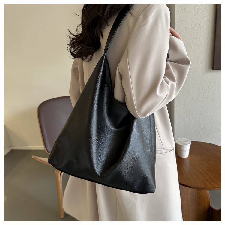 洋气感包包通勤托特包女2023新款潮纯色质感单肩包今年流行腋下包详情10