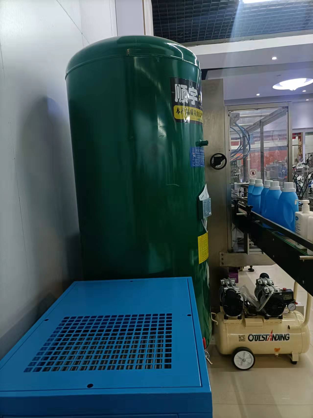 The manufacturer supplies 1 cubic meter silent air compressor, screw air compressor and permanent magnet variable frequency air compressor pic 3
