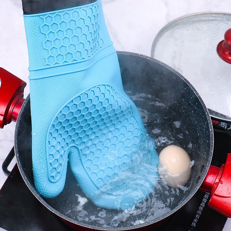 Silicone heat-insulating gloves, microwave oven high-temperature resistant, kitchen heat-resistant hand covers, thickened cotton anti-slip and waterproof oven gloves pic 12