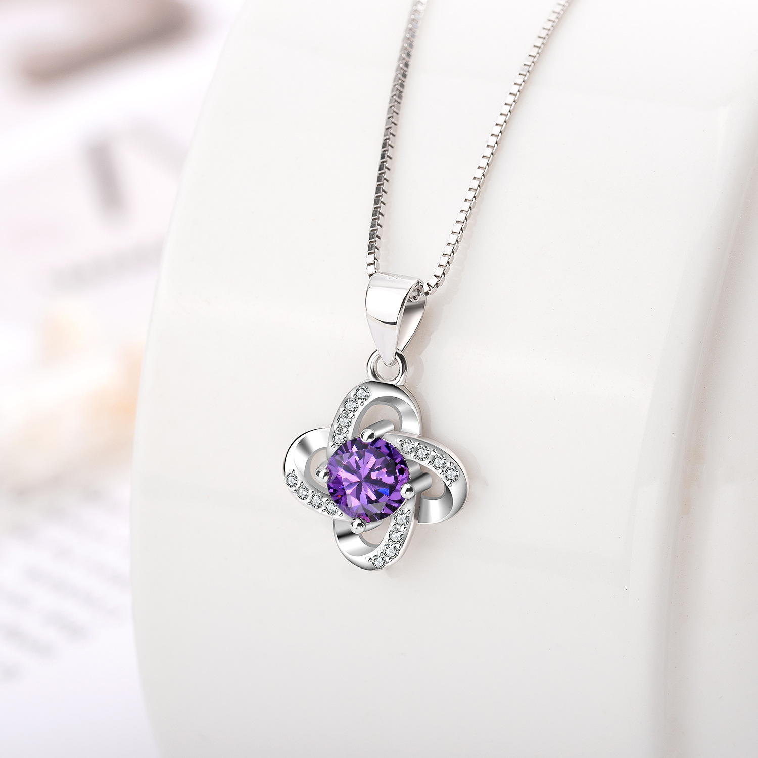 A high-quality imitation D-color moissanite four-leaf clover female pendant with eight hearts and eight arrows from a live-streaming product by a popular influencer on Kuaishou and Douyin pic 69