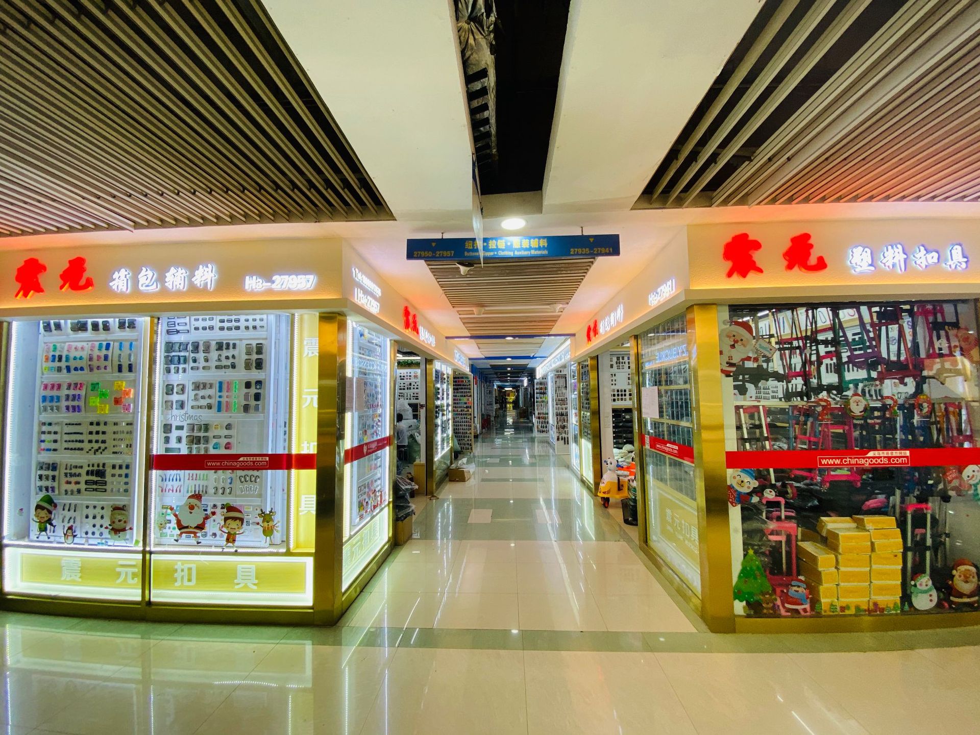 POM pull-tab polyoxymethylene adjustable snap fasteners of 1.0-2.5cm are available in stock for luggage accessories and plastic sockets for backpacks pic 10