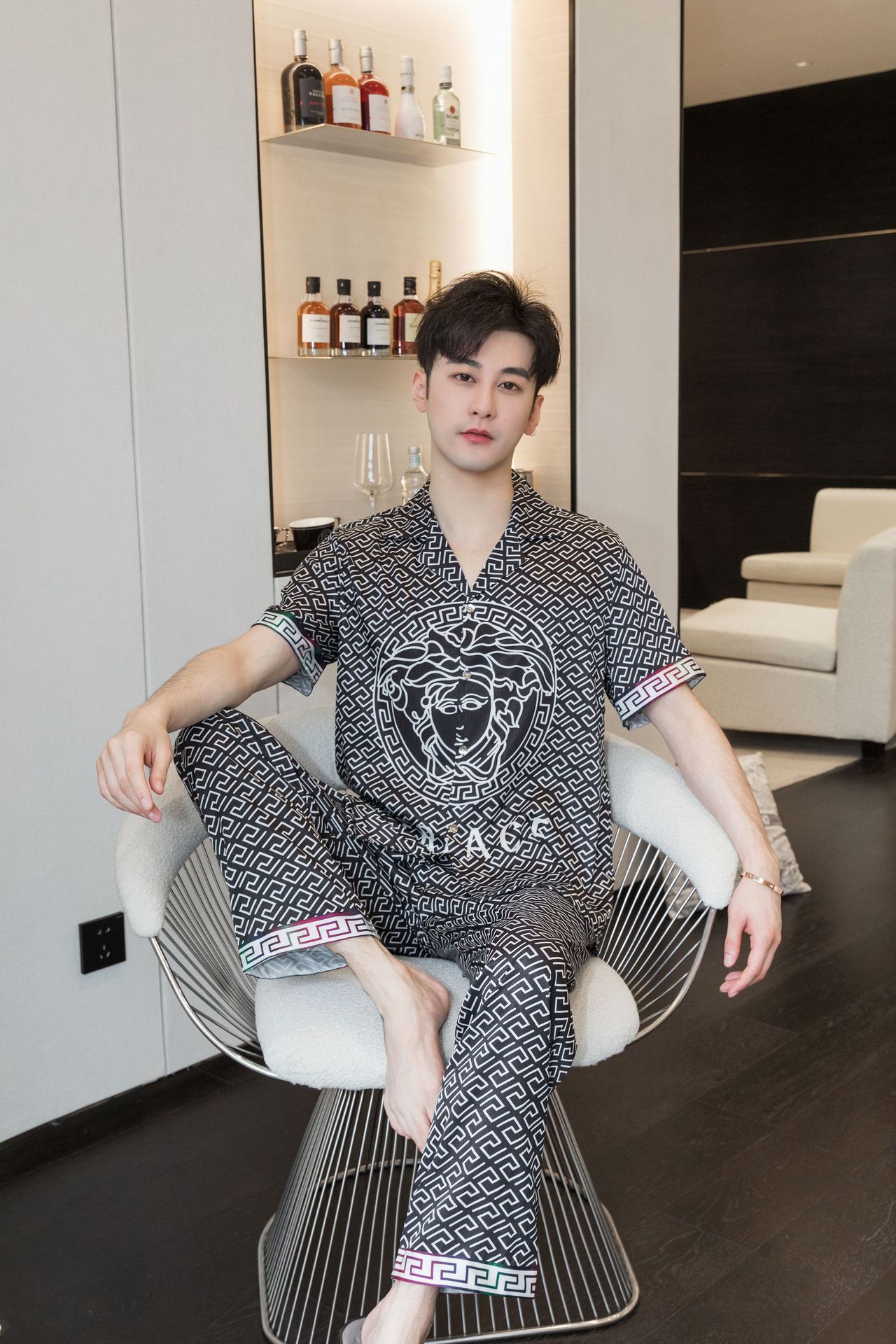 春夏新款冰丝情侣睡衣女短袖长裤套装男士高级感家居服外穿欧美风详情10