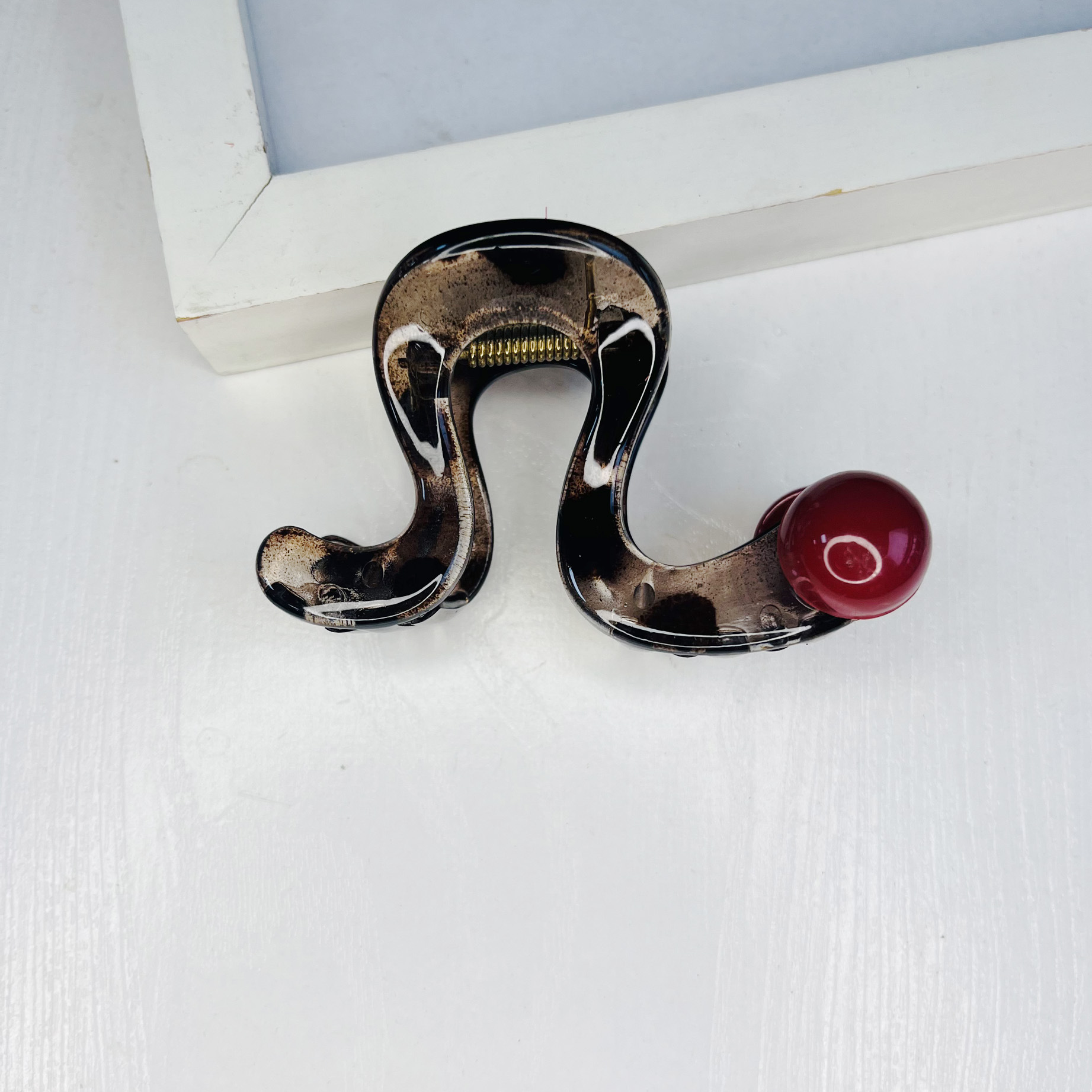 The 2025 National Trend series hairpins feature a niche design with geometric leopard print pearl hairpins, exuding a feminine and high-end charm. They are medium-sized semi-clip headwear pic 19