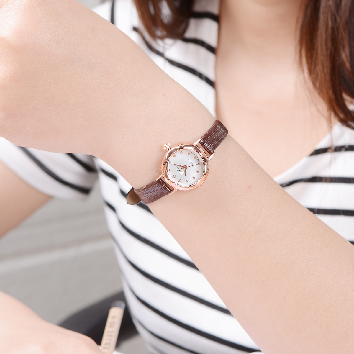 手表韩版简约女学生细表带手表女时尚气质小巧迷你小表盘百搭女表详情5