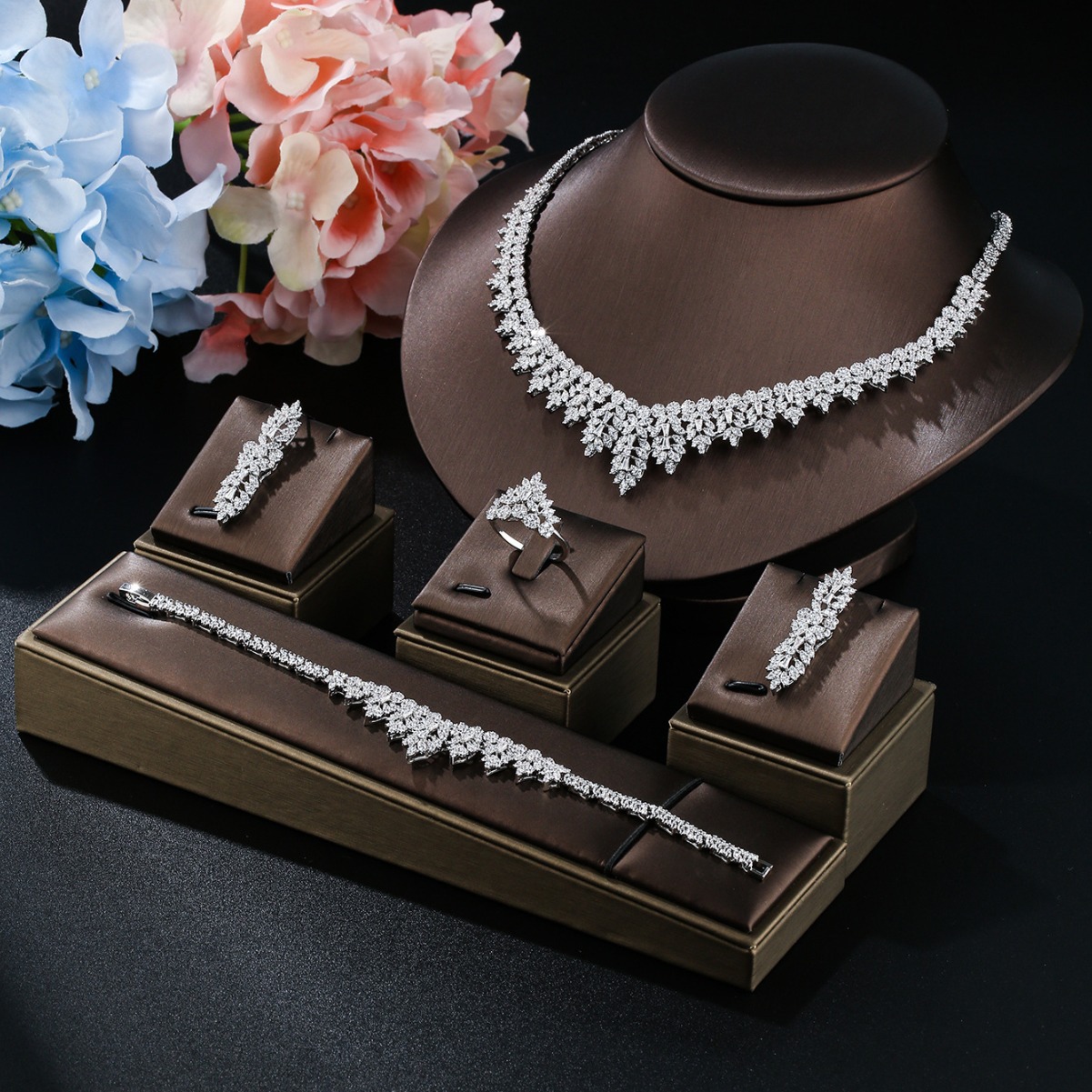 跨境新款四件装新娘套装铜微镶锆石婚礼配饰项链耳环手链戒指详情12