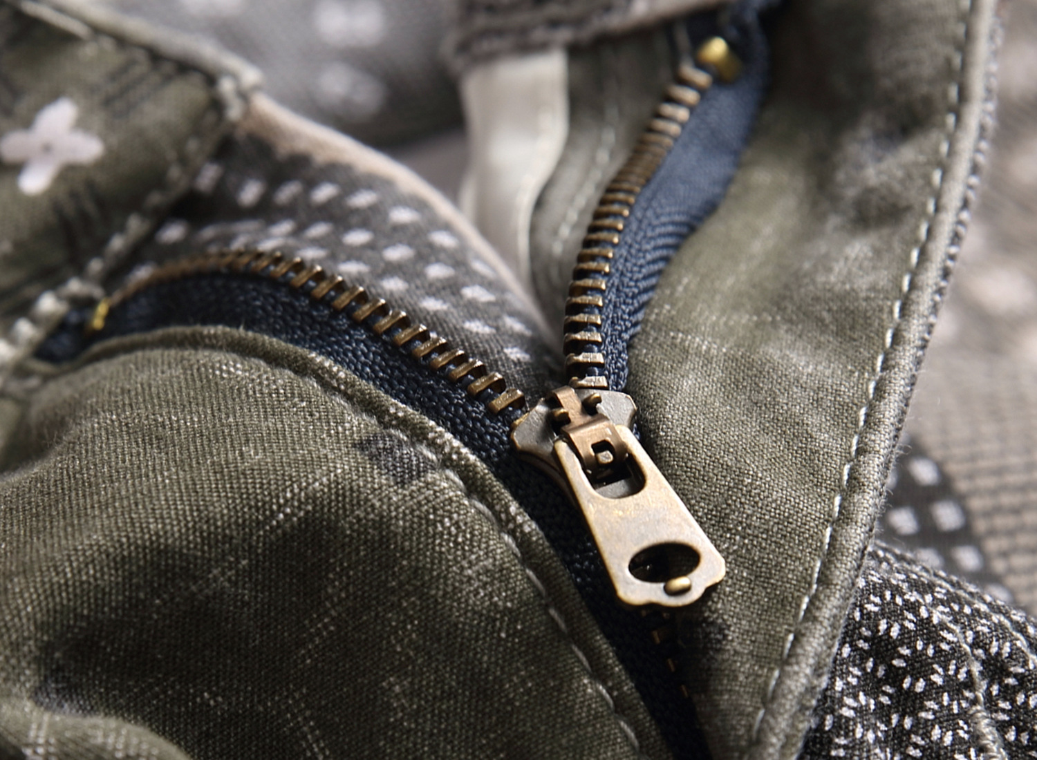 Original European and American multi-color, personalized and fashionable printed patchwork checkered stretch small straight-leg street trend jeans pic 7