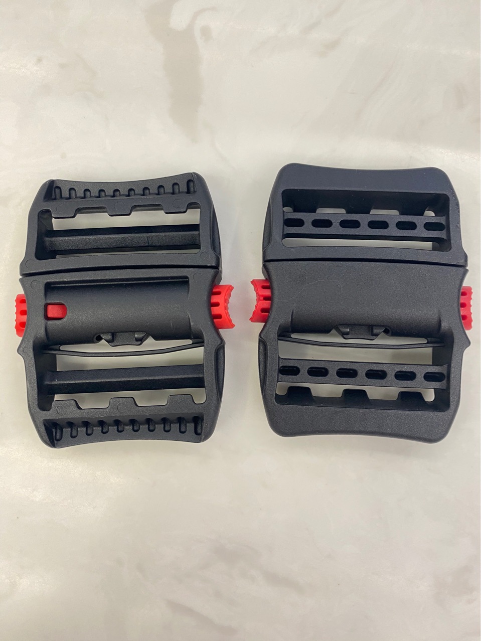 Wholesale and retail of dog buckles, pet supplies, plastic buckles, accessories, bags and ornaments. Customization is supported pic 4