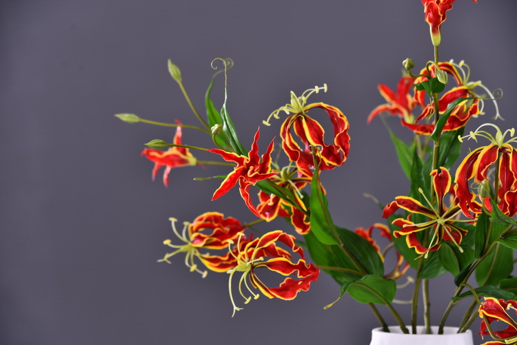 Lanjin artificial Plant Long Branch 3-head Jialan Flame Lily, high-end artificial flower, artificial flower, artificial flame lily, strange lily, home decoration pic 11