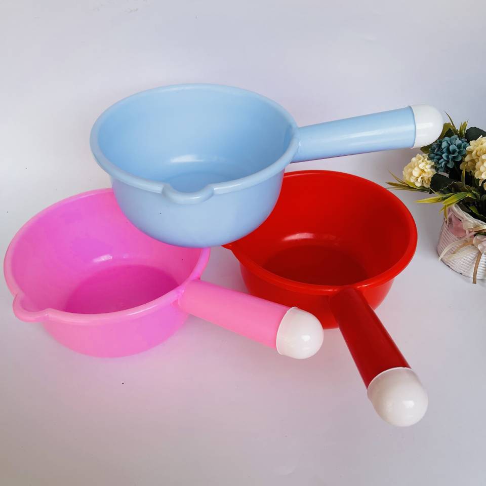 Large red water ladle thickened ladle with handle drifting water ladle long handle 水舀子 with mouth ladle water bowl two yuan wholesale pic 14